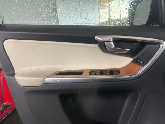 used 2015 Volvo XC60 car, priced at $13,700