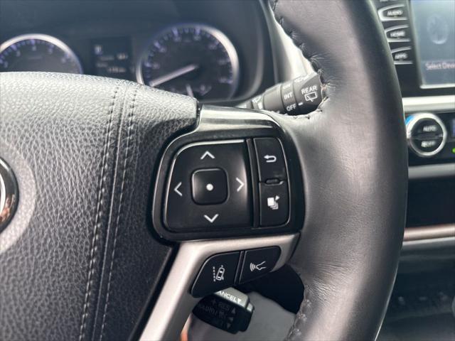 used 2019 Toyota Highlander car, priced at $29,200