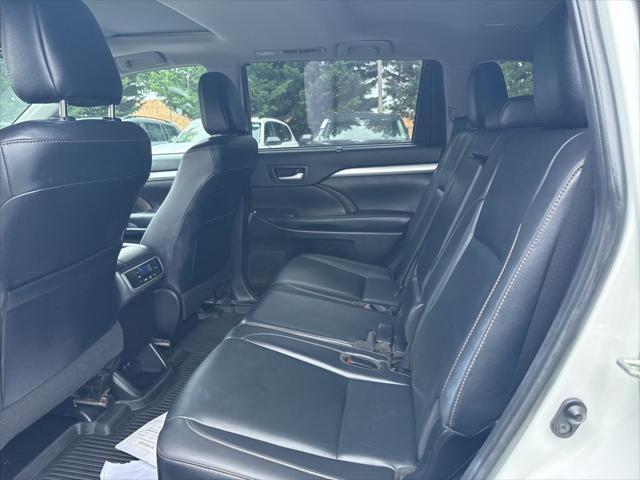 used 2019 Toyota Highlander car, priced at $29,200