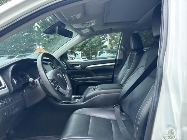 used 2019 Toyota Highlander car, priced at $29,200