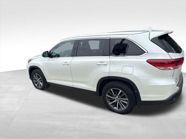 used 2019 Toyota Highlander car, priced at $29,200