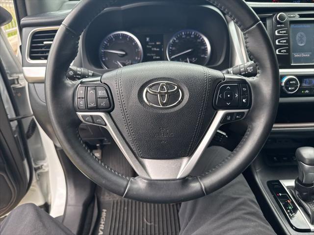 used 2019 Toyota Highlander car, priced at $29,200
