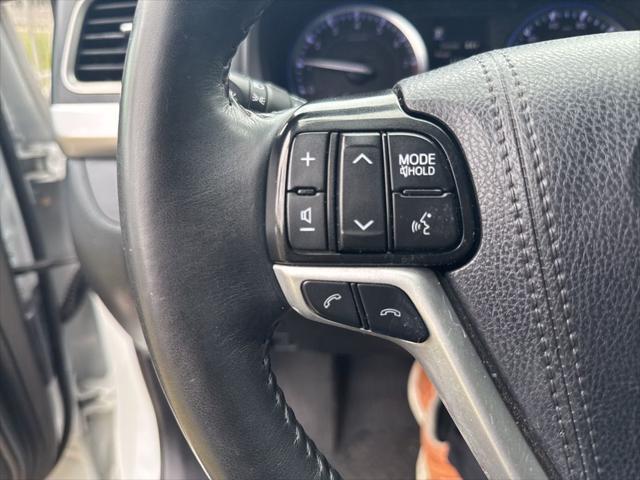 used 2019 Toyota Highlander car, priced at $29,200
