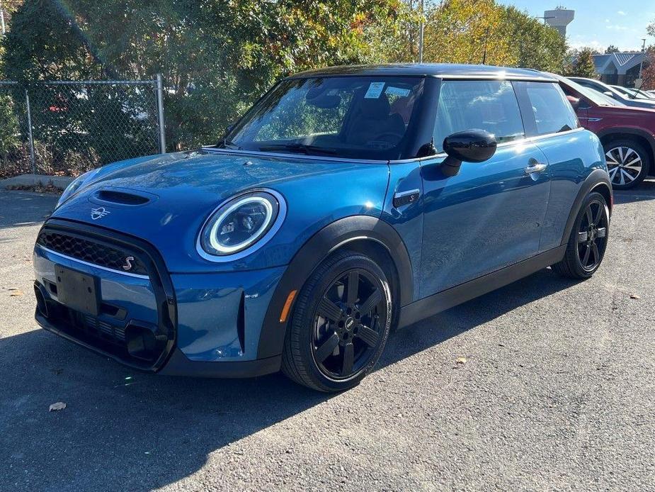 used 2022 MINI Hardtop car, priced at $23,900