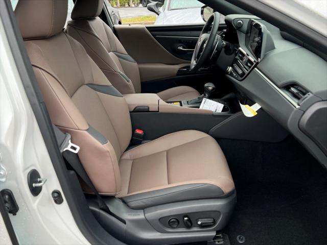 new 2025 Lexus ES 350 car, priced at $46,753