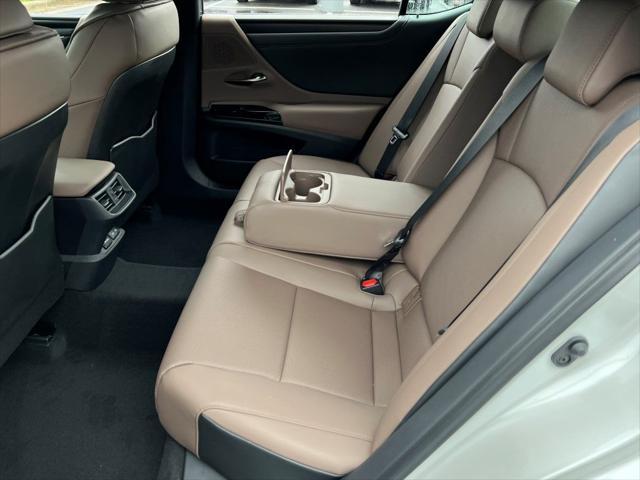 new 2025 Lexus ES 350 car, priced at $46,753