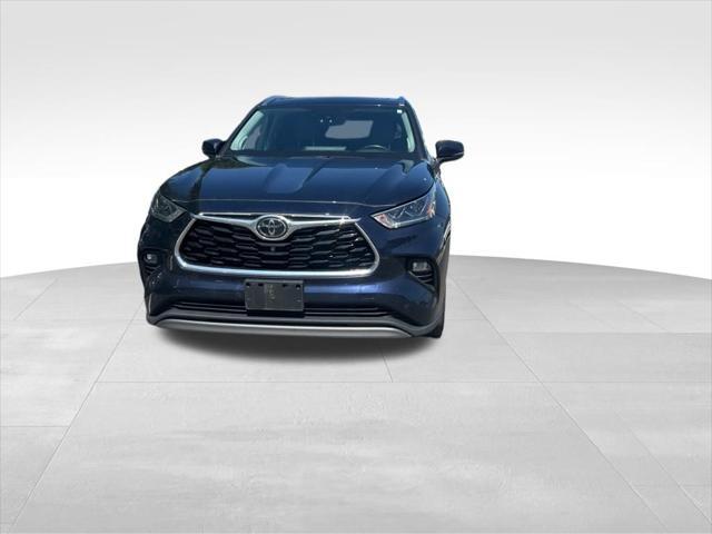 used 2022 Toyota Highlander car, priced at $41,927