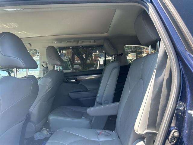 used 2022 Toyota Highlander car, priced at $41,927