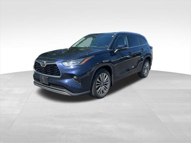 used 2022 Toyota Highlander car, priced at $41,927