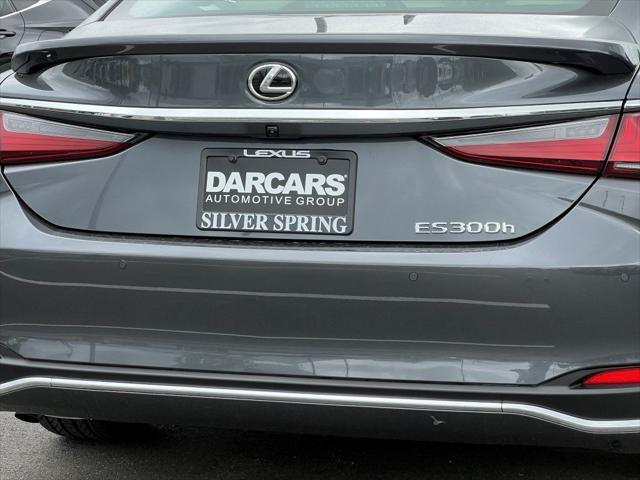 new 2025 Lexus ES 300h car, priced at $48,710