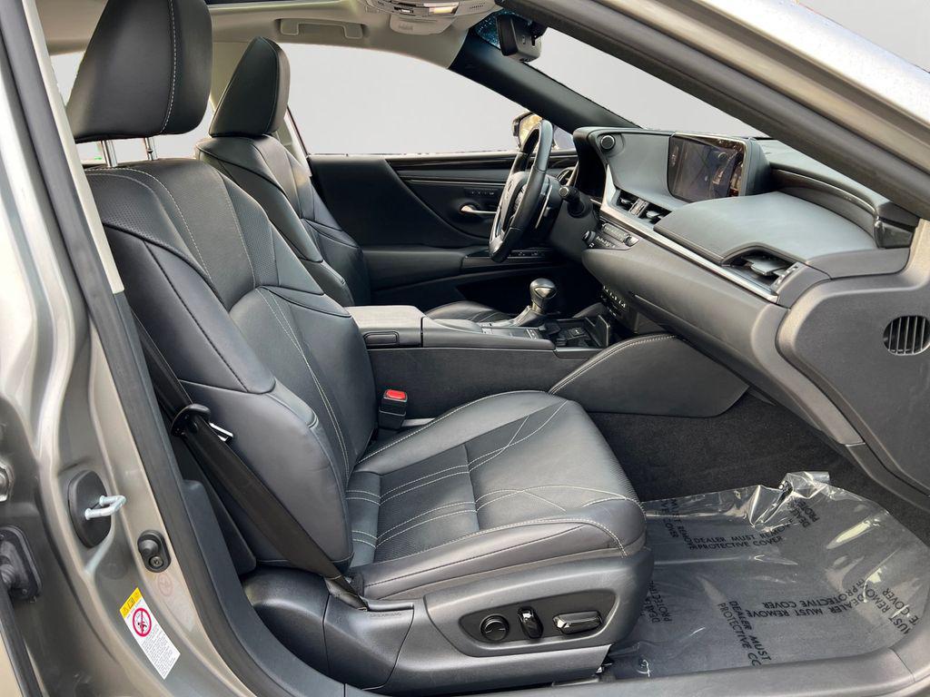 used 2019 Lexus ES 300h car, priced at $30,599