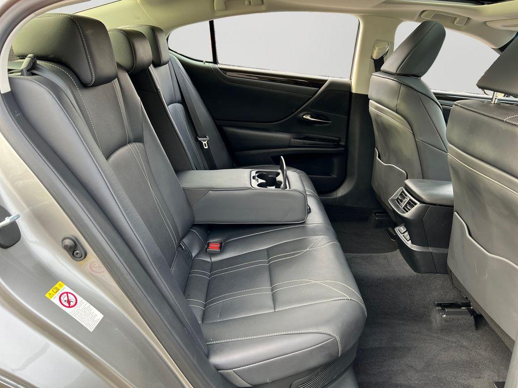 used 2019 Lexus ES 300h car, priced at $30,599