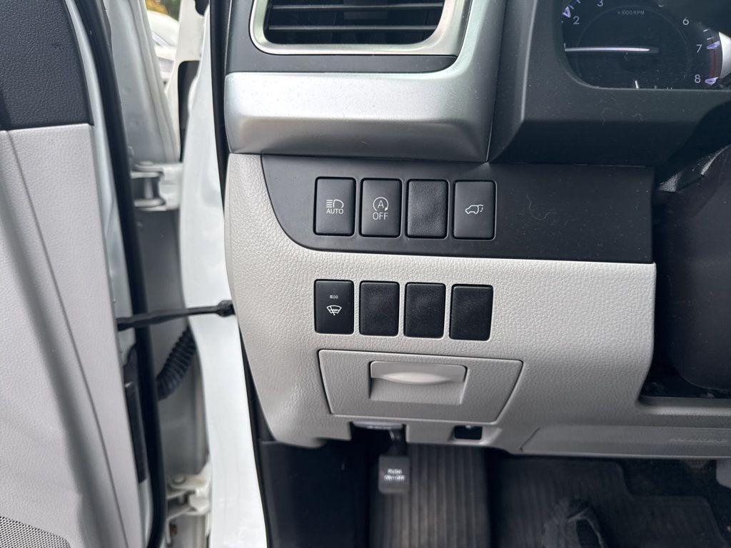 used 2019 Toyota Highlander car, priced at $29,832