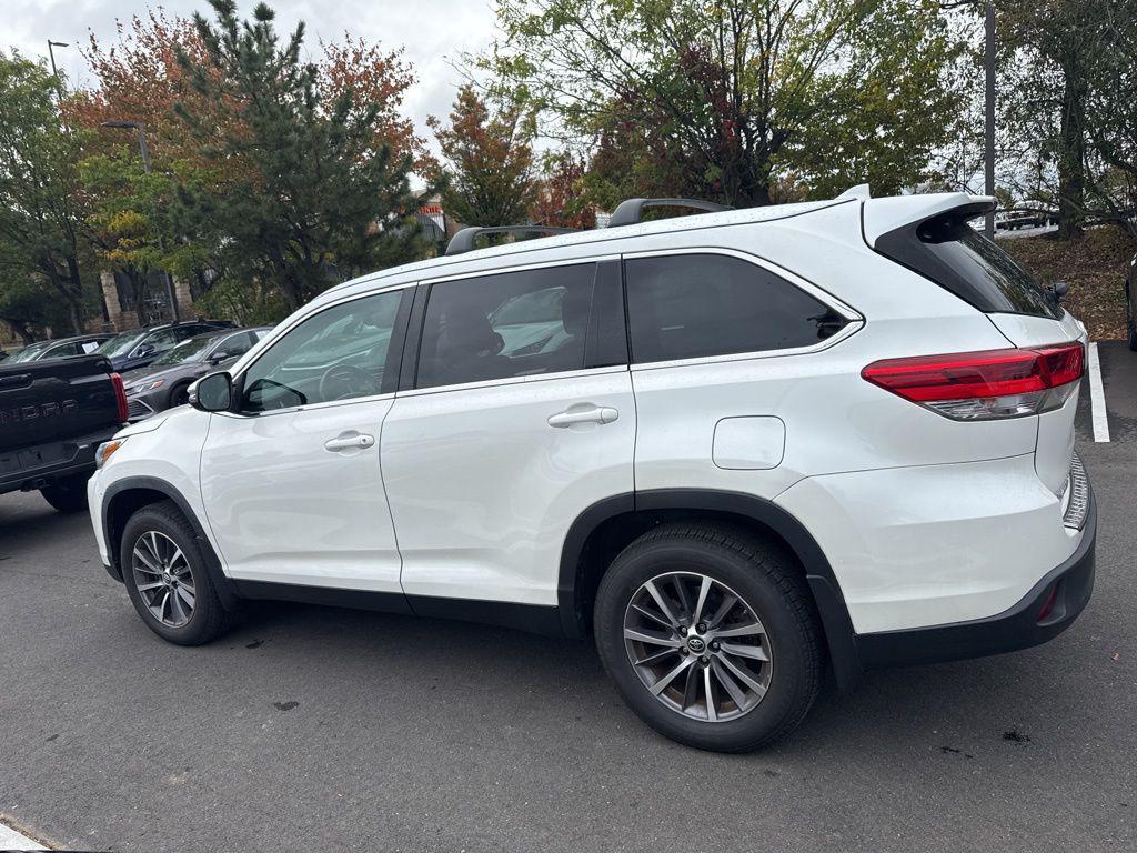 used 2019 Toyota Highlander car, priced at $29,832