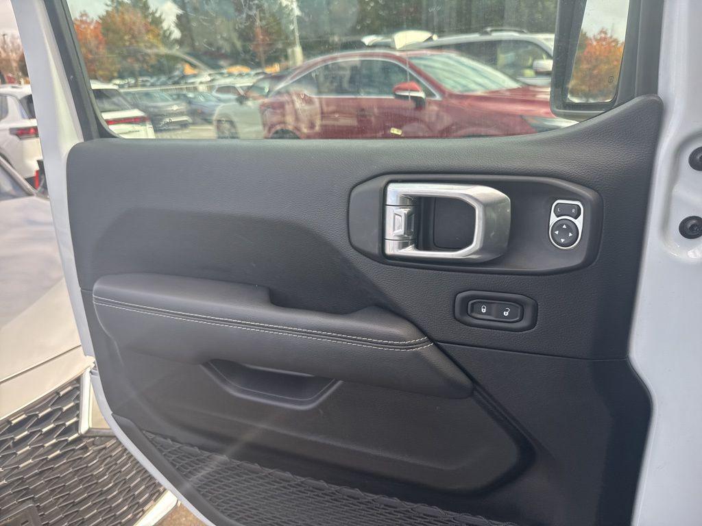 used 2021 Jeep Wrangler Unlimited car, priced at $31,538