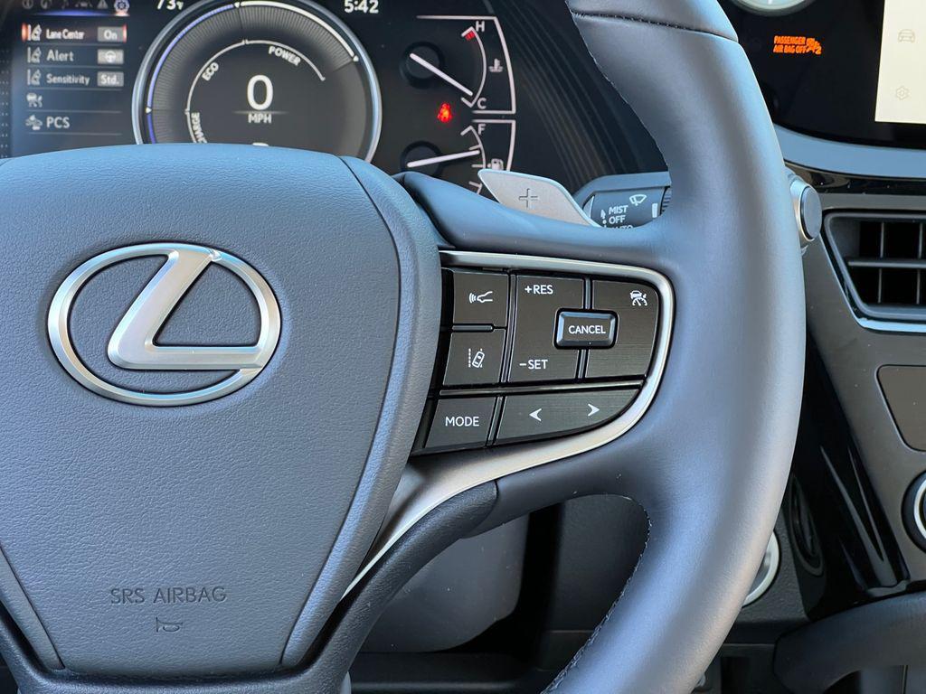 used 2025 Lexus ES 300h car, priced at $44,899