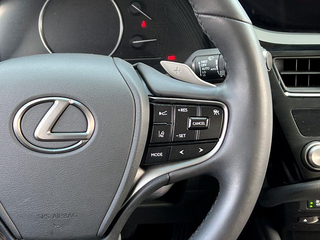 used 2022 Lexus ES 350 car, priced at $33,130