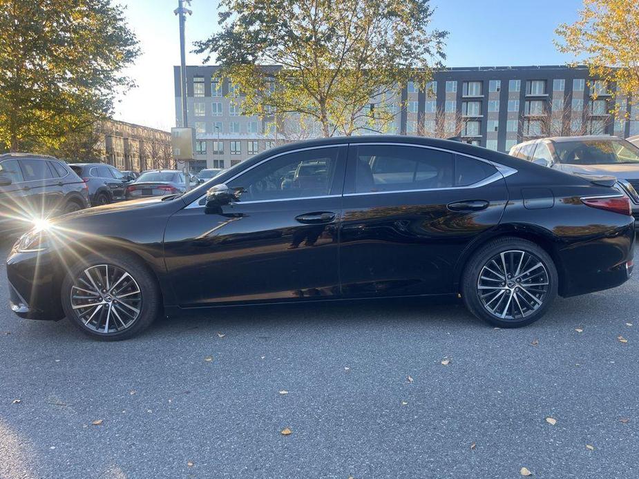 used 2024 Lexus ES 300h car, priced at $43,611