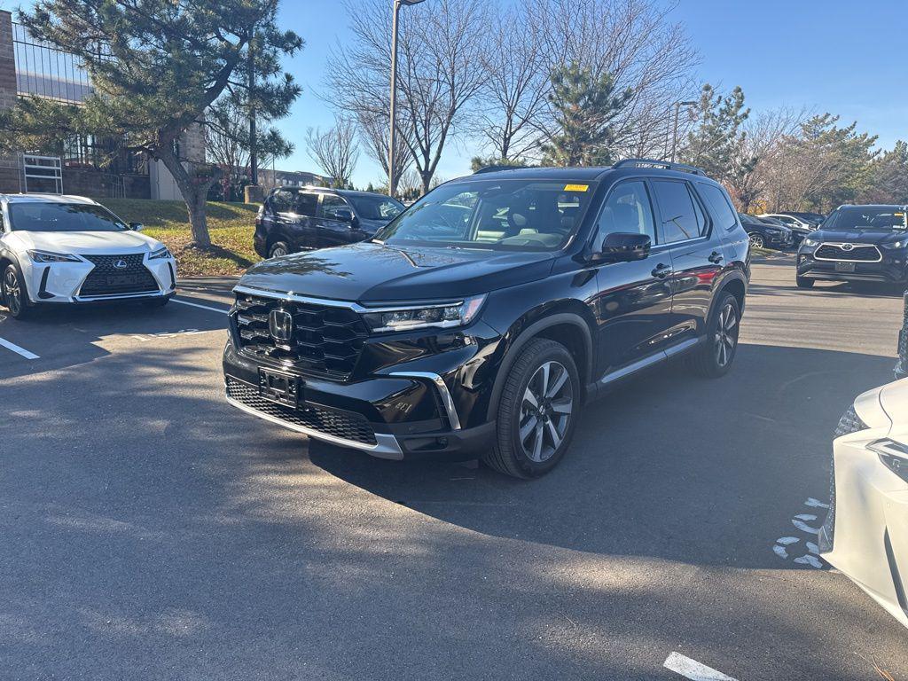 used 2025 Honda Pilot car, priced at $48,059