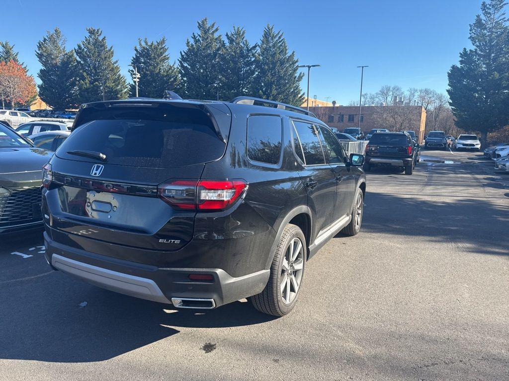 used 2025 Honda Pilot car, priced at $48,059