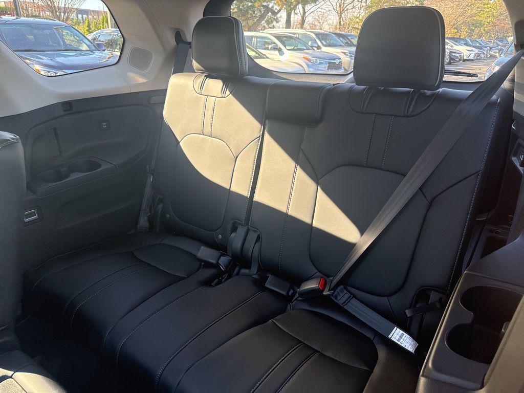 used 2025 Honda Pilot car, priced at $48,059