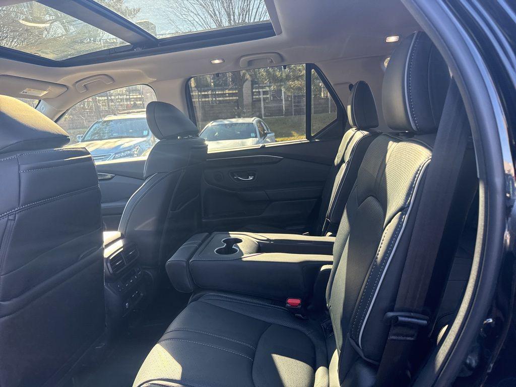 used 2025 Honda Pilot car, priced at $48,059