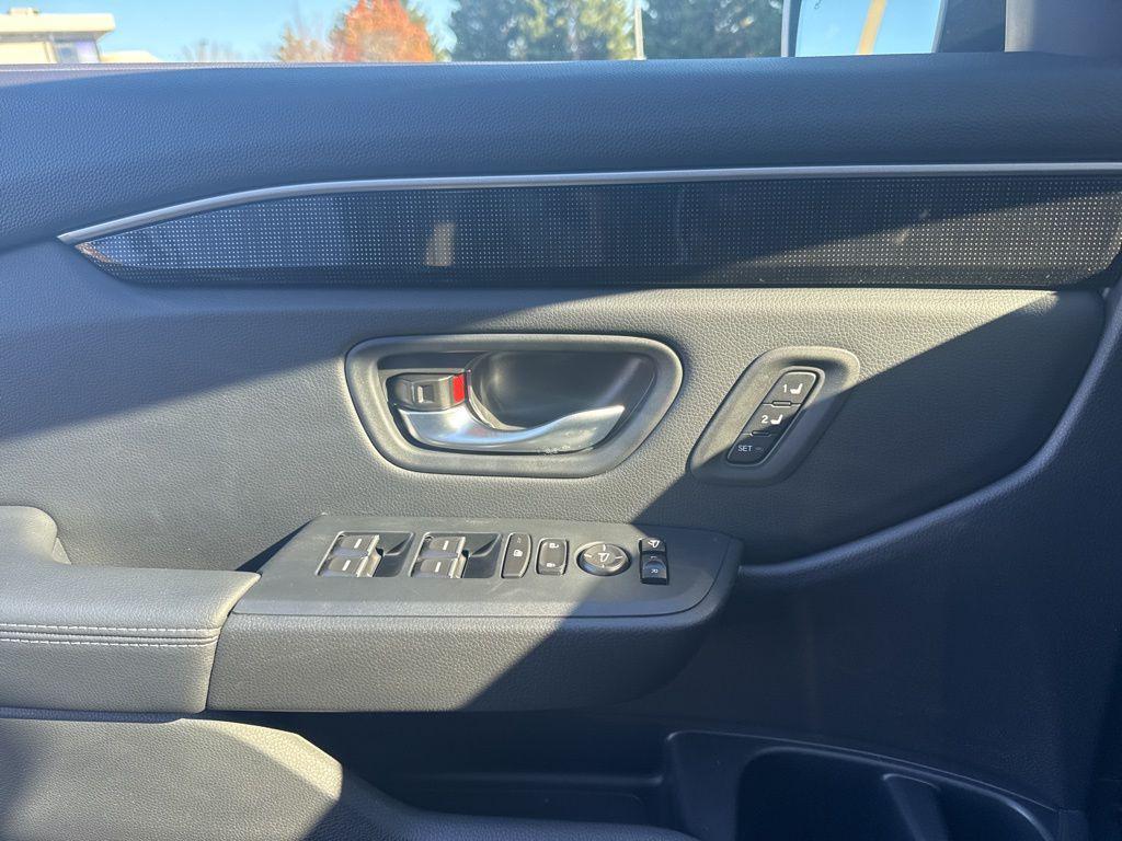 used 2025 Honda Pilot car, priced at $48,059