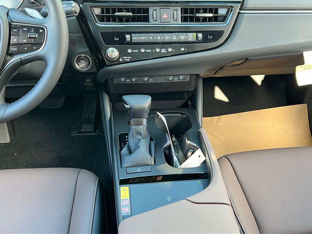 new 2025 Lexus ES 350 car, priced at $47,889