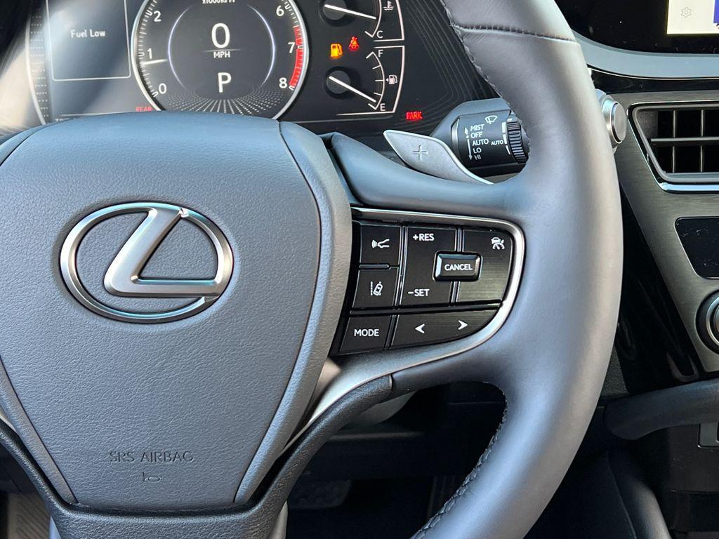 new 2025 Lexus ES 350 car, priced at $47,889
