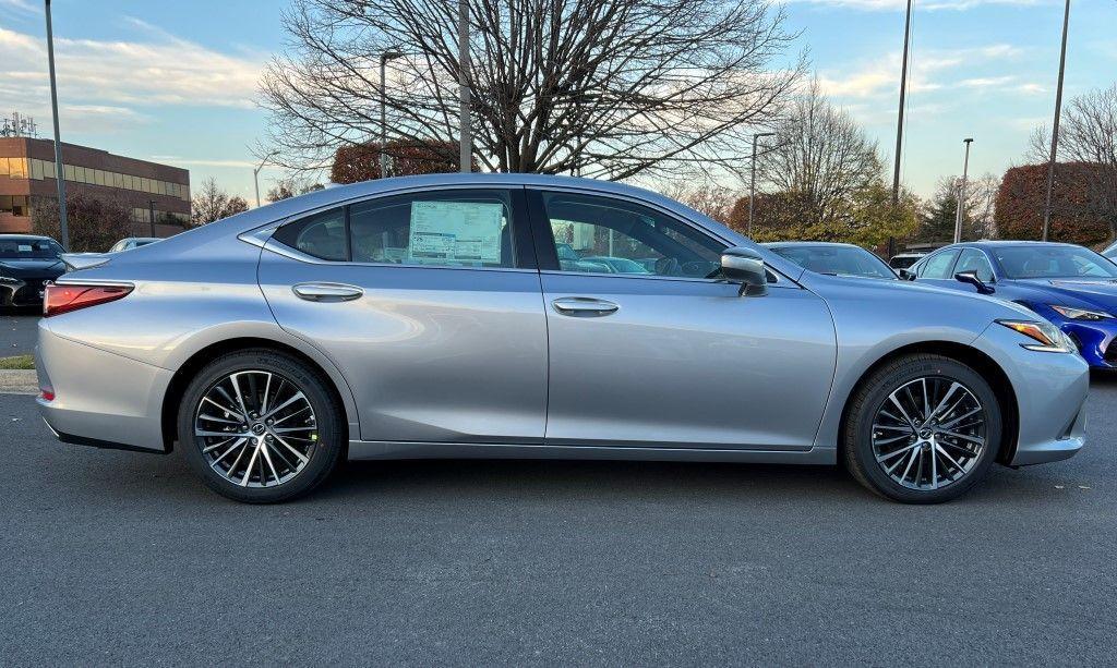 new 2025 Lexus ES 350 car, priced at $46,199