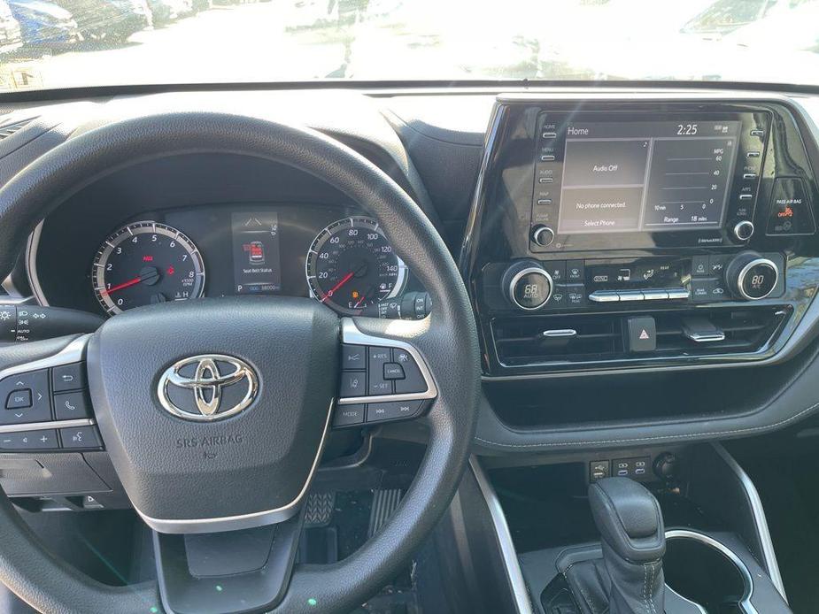 used 2022 Toyota Highlander car, priced at $30,500