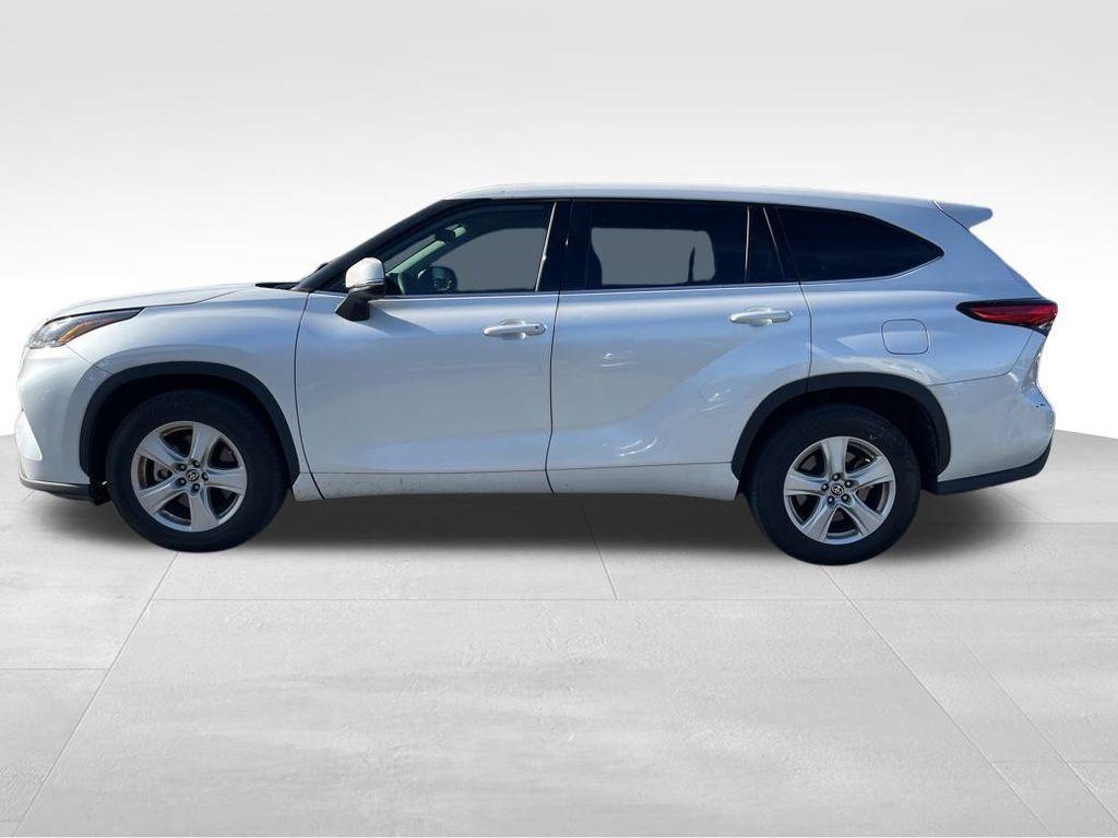 used 2022 Toyota Highlander car, priced at $29,900