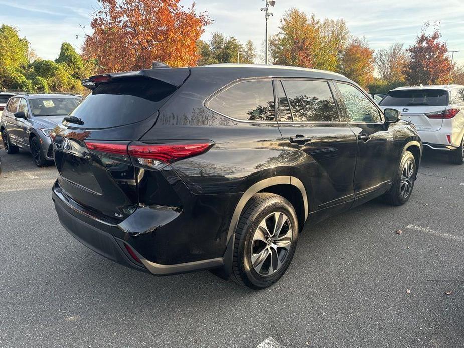 used 2021 Toyota Highlander Hybrid car, priced at $38,400