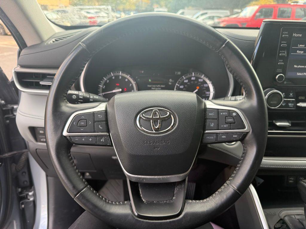 used 2022 Toyota Highlander car, priced at $35,023