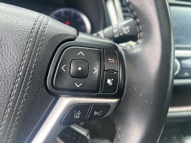 used 2019 Toyota Highlander car, priced at $28,209