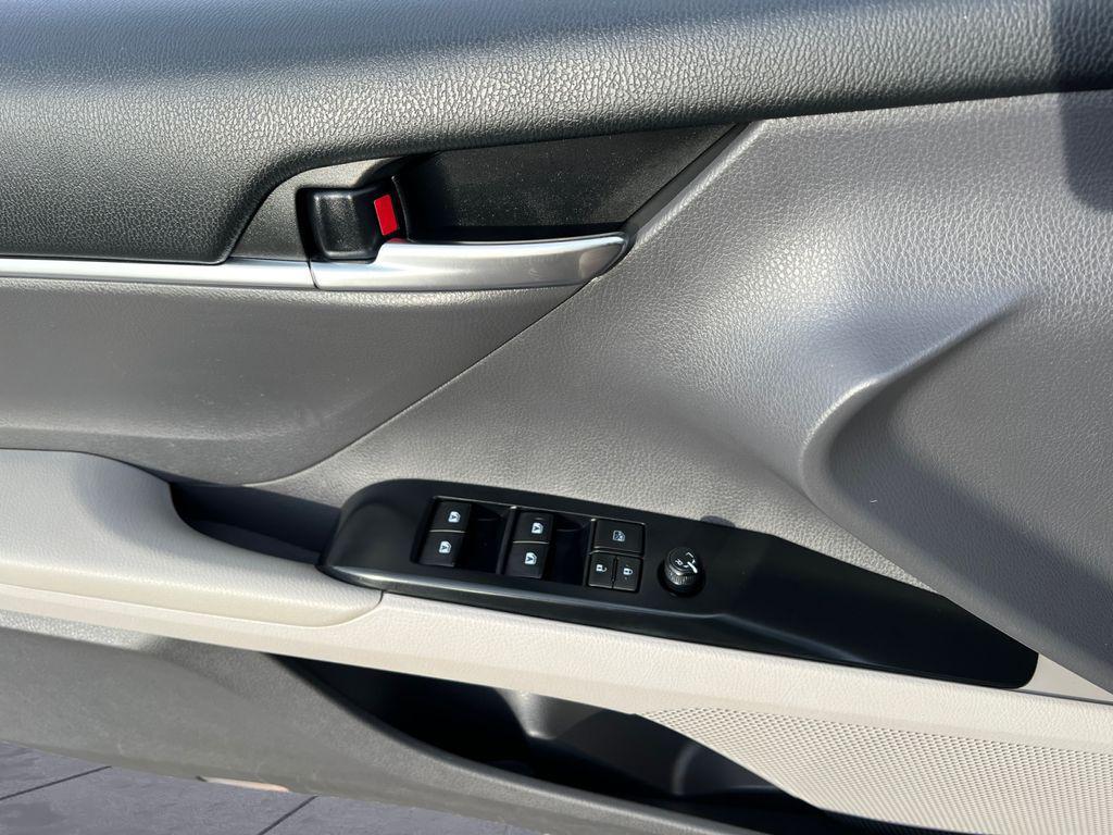 used 2018 Toyota Camry Hybrid car, priced at $17,606