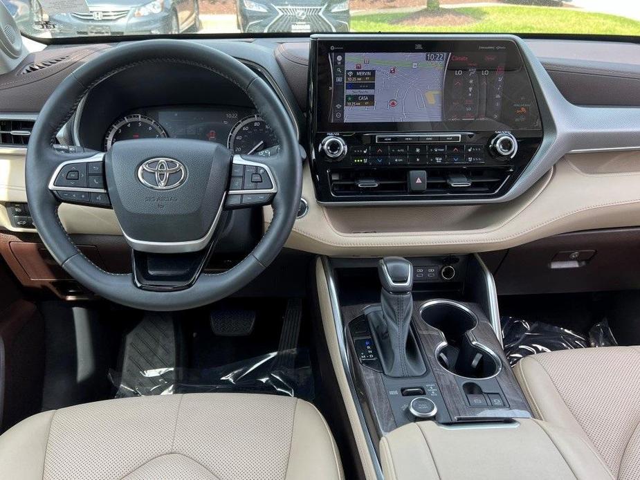 used 2022 Toyota Highlander car, priced at $42,784