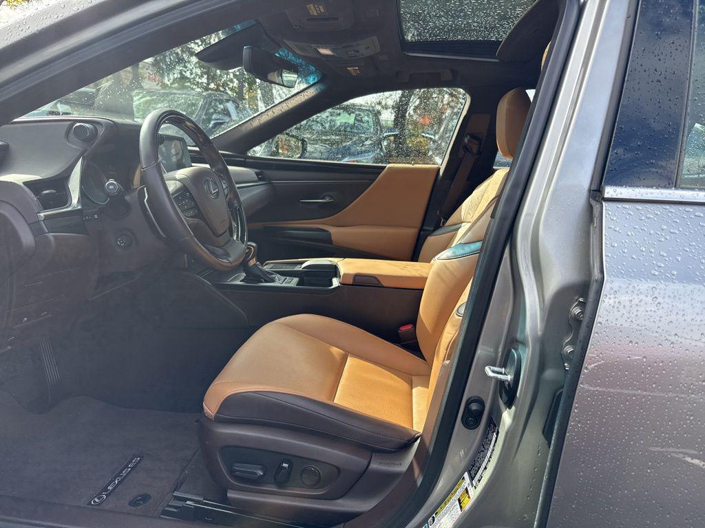 used 2021 Lexus ES 250 car, priced at $29,900
