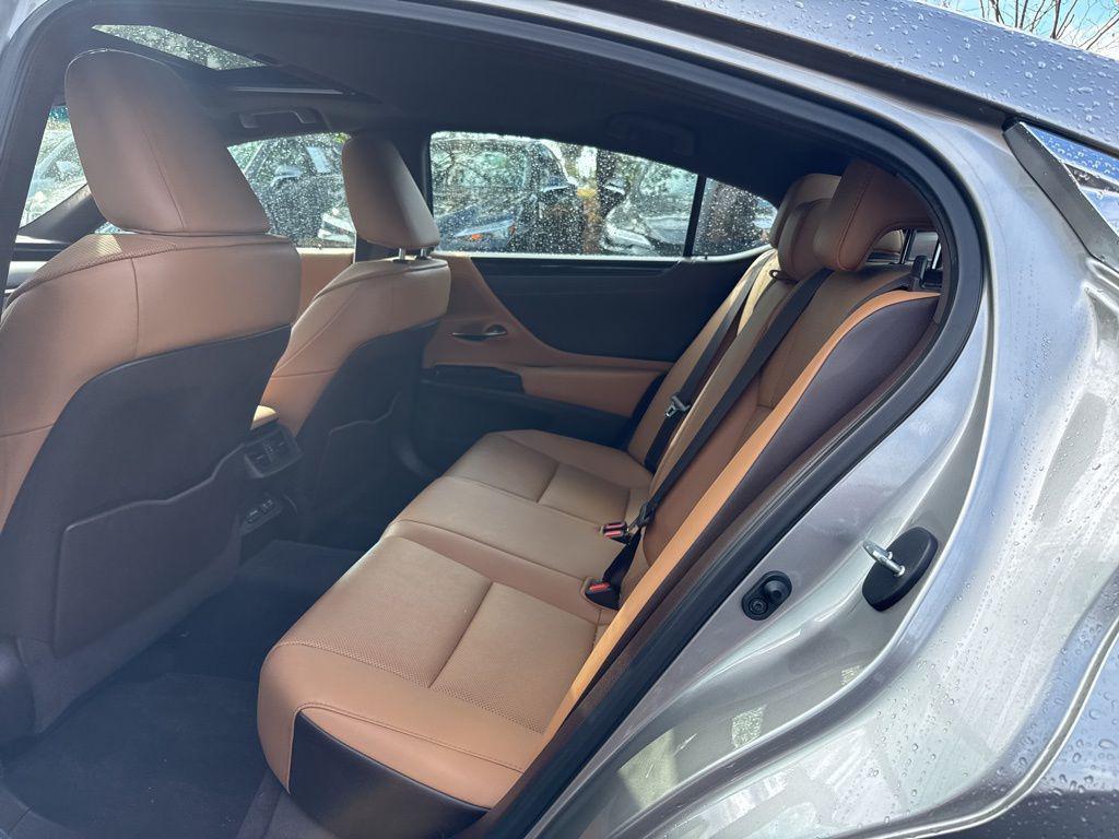 used 2021 Lexus ES 250 car, priced at $29,900