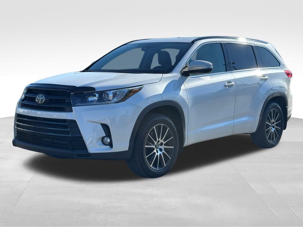 used 2017 Toyota Highlander car, priced at $25,899