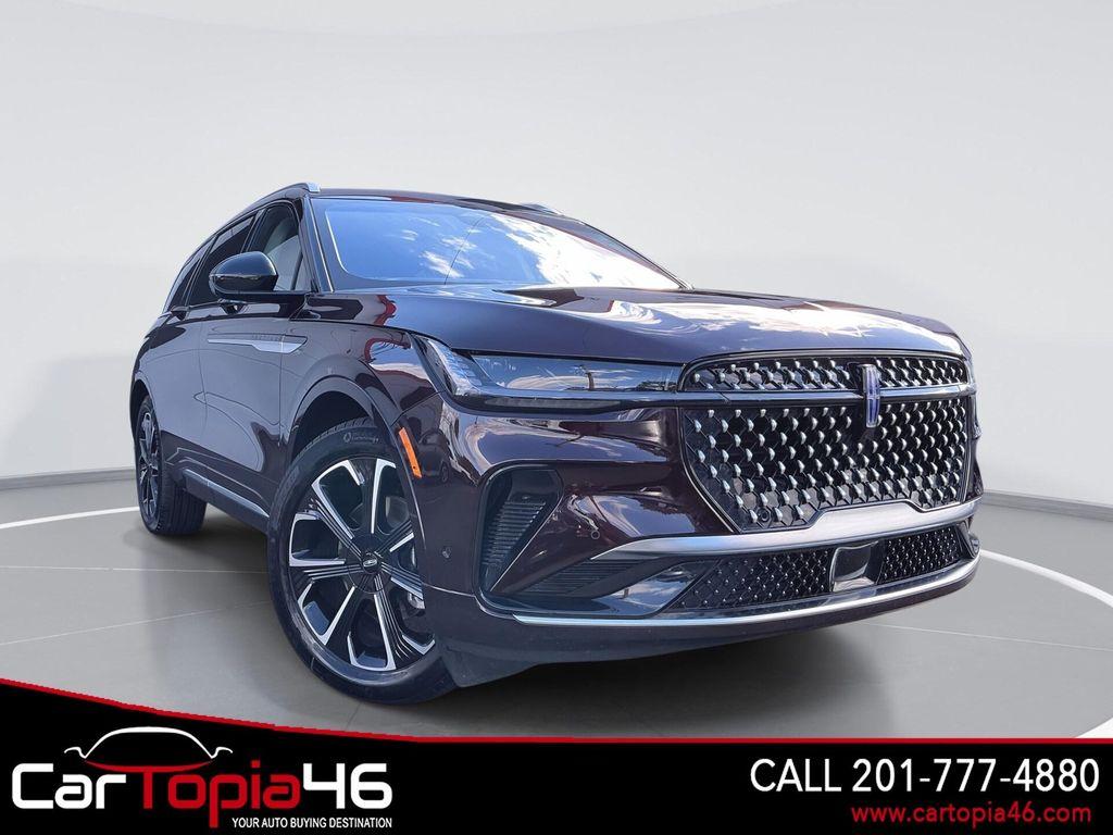 used 2024 Lincoln Nautilus car, priced at $47,995