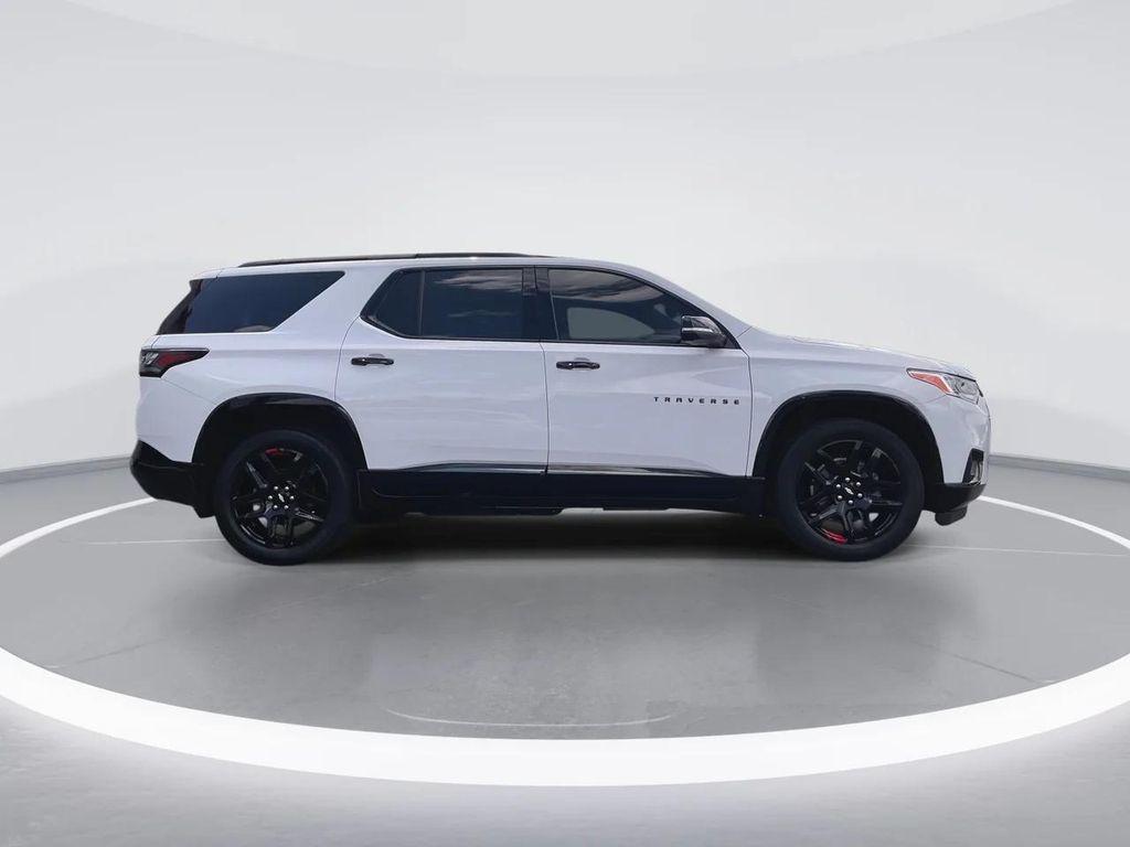 used 2021 Chevrolet Traverse car, priced at $26,027