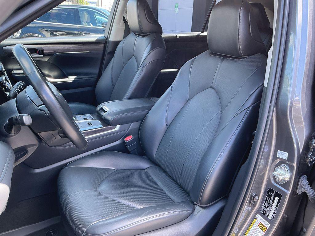 used 2023 Toyota Highlander Hybrid car, priced at $47,939