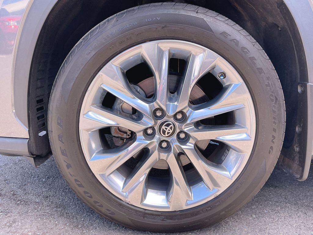 used 2023 Toyota Highlander Hybrid car, priced at $47,939
