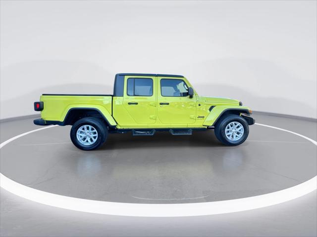 used 2023 Jeep Gladiator car, priced at $32,395