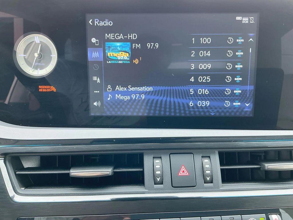 used 2022 Lexus ES 300h car, priced at $28,395