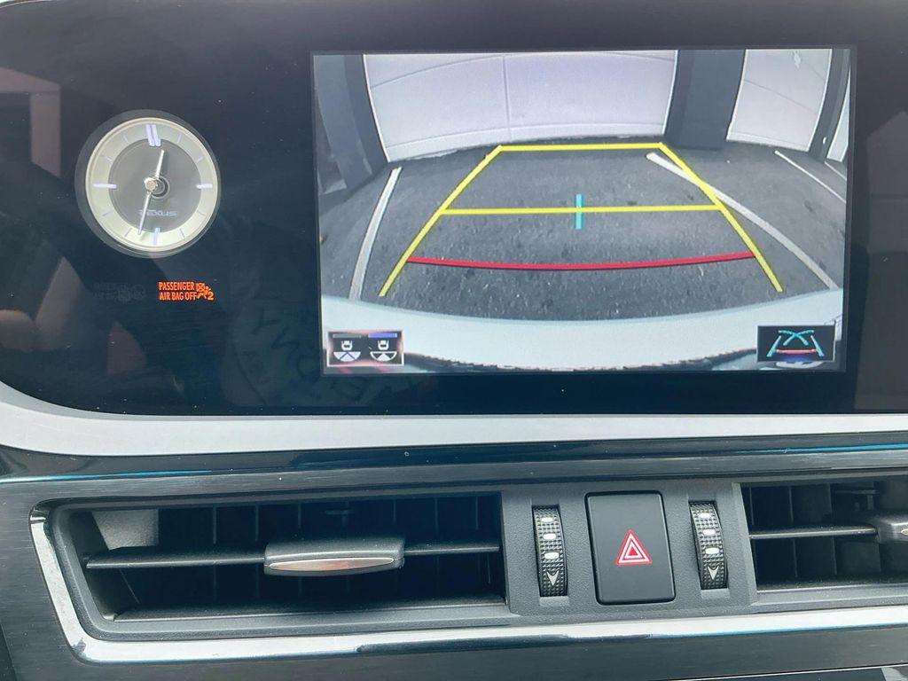 used 2022 Lexus ES 300h car, priced at $28,395