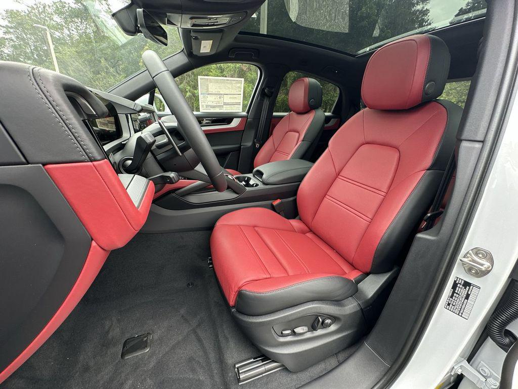 new 2025 Porsche Cayenne car, priced at $111,425