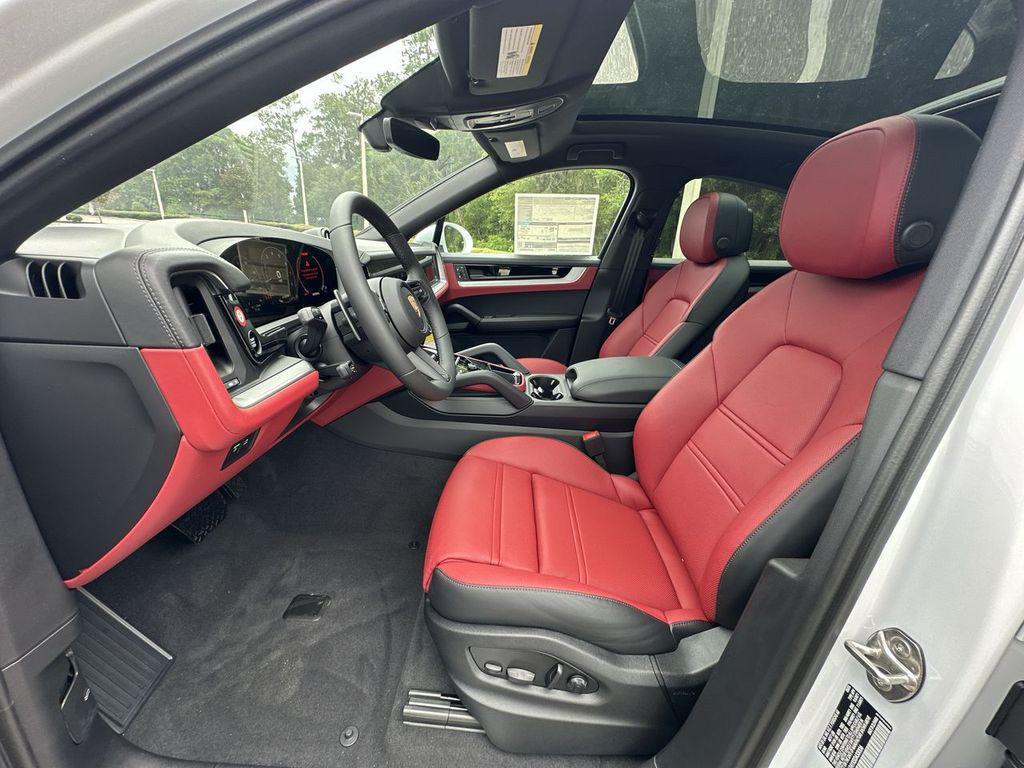 new 2025 Porsche Cayenne car, priced at $111,425