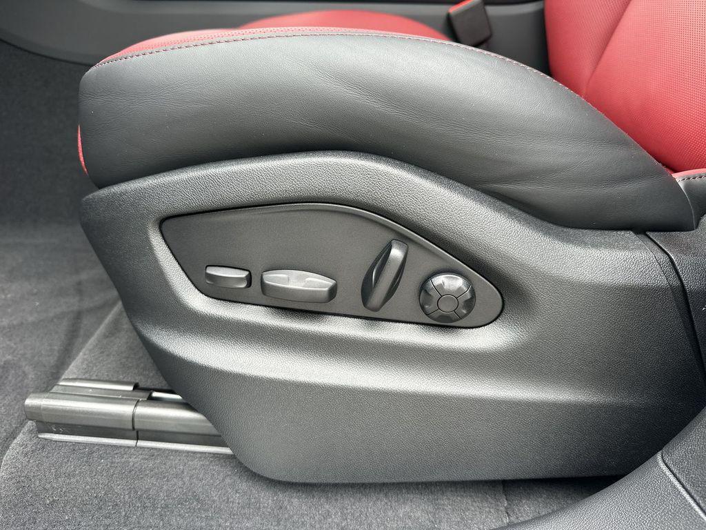 new 2025 Porsche Cayenne car, priced at $111,425